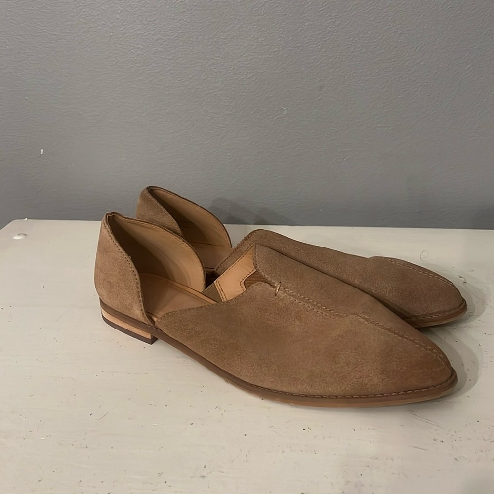 ANY 5 ITEMS $100 Frye & Co flats 9.5